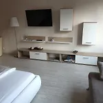 Brand New In The Center Apartment